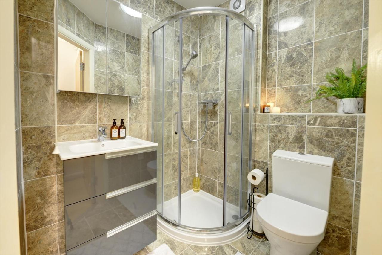 City Centre, 2 Bedroom, Secured Parking, 3 King Bed, Wifi Sleep 6 Guest Comfortable On Three King Size Beds, Jewellery Quarter , Birmingham City Centre , Allocated Secured Parking 外观 照片
